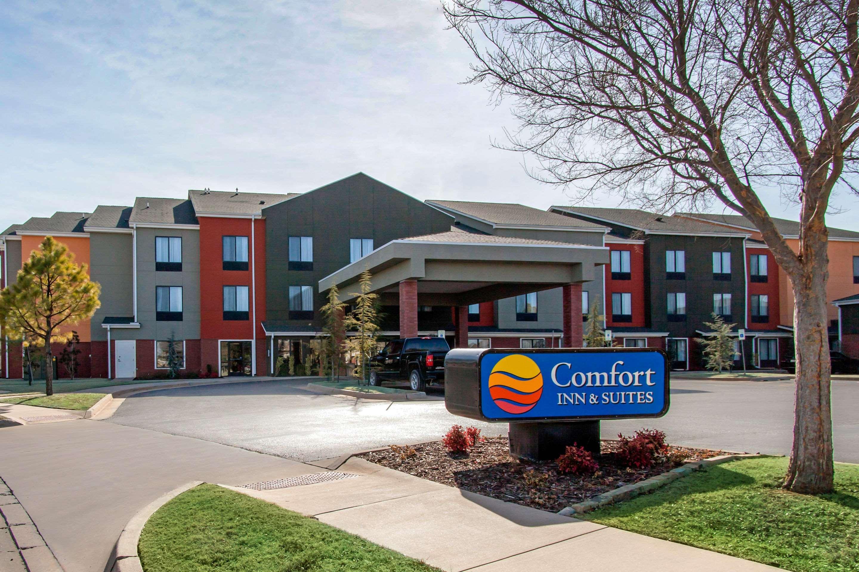 Comfort Inn & Suites Norman Near University Exterior photo